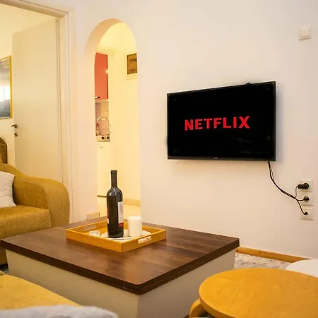 Center/navarinou Classical Style Apt-king Bed Апартаменты